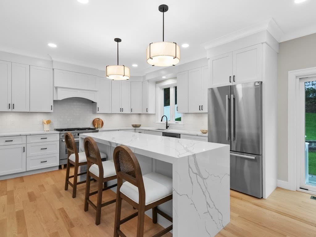 Single Family Residence at 113 Warwick Avenue, Waltham MA 02452, Waltham, photo 3 of 38