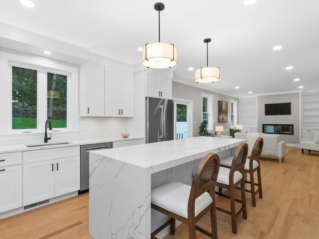 Single Family Residence at 113 Warwick Avenue, Waltham MA 02452, Waltham, photo 4 of 38