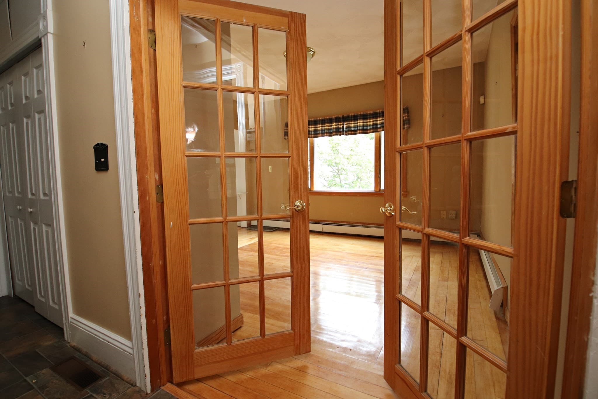 Single Family Residence at 14 Dodge St, Malden MA 02148, Malden, photo 6 of 35