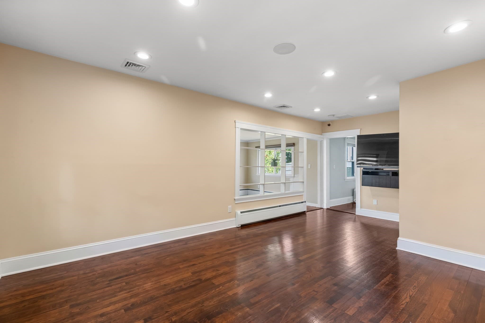 Single Family Residence at 34 Farrington Ave, Dedham MA 02026, photo 5 of 33