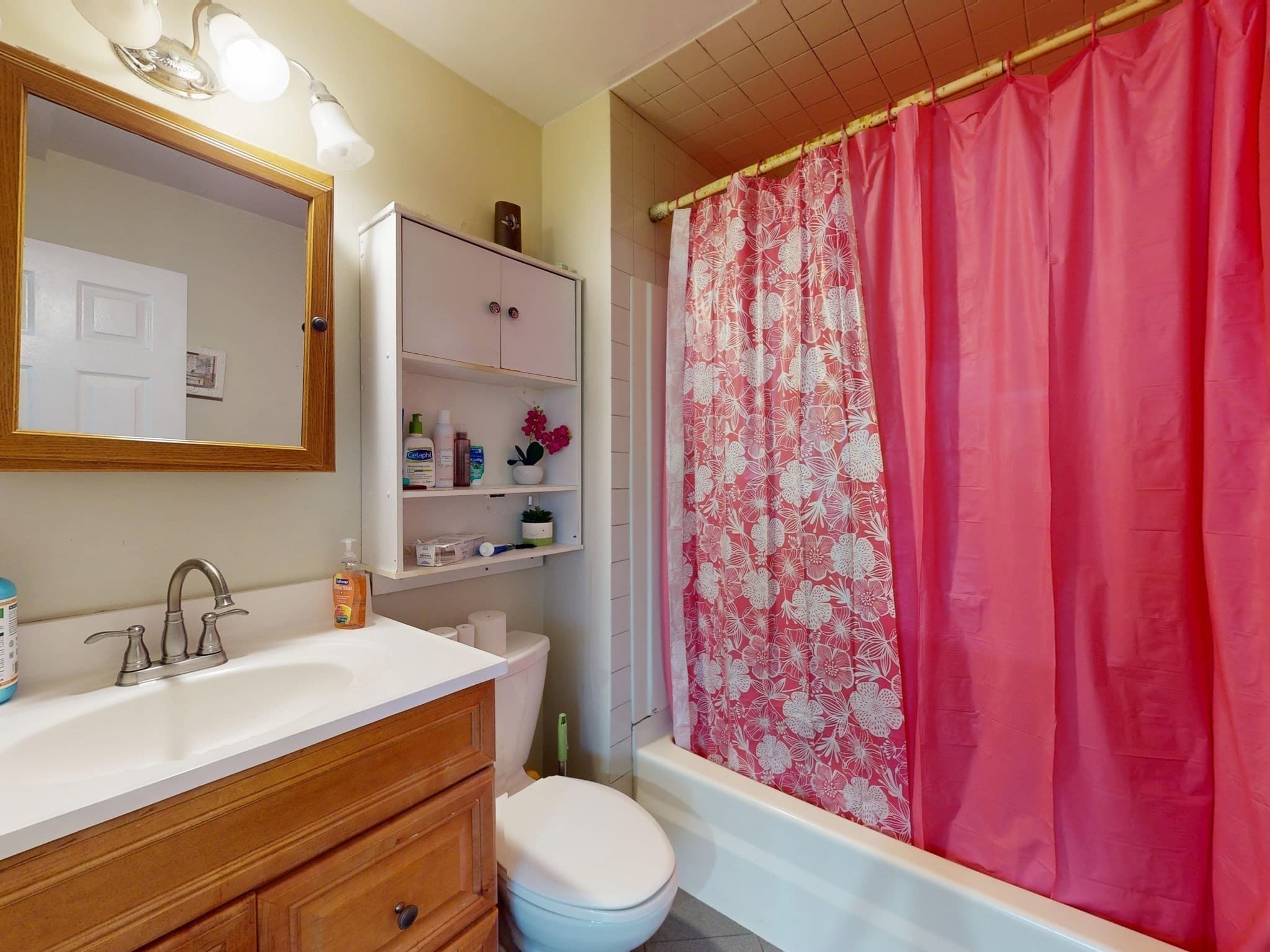 Condominium at 122 Chestnut Street # 2, Chelsea MA 02150, Chelsea, photo 13 of 17