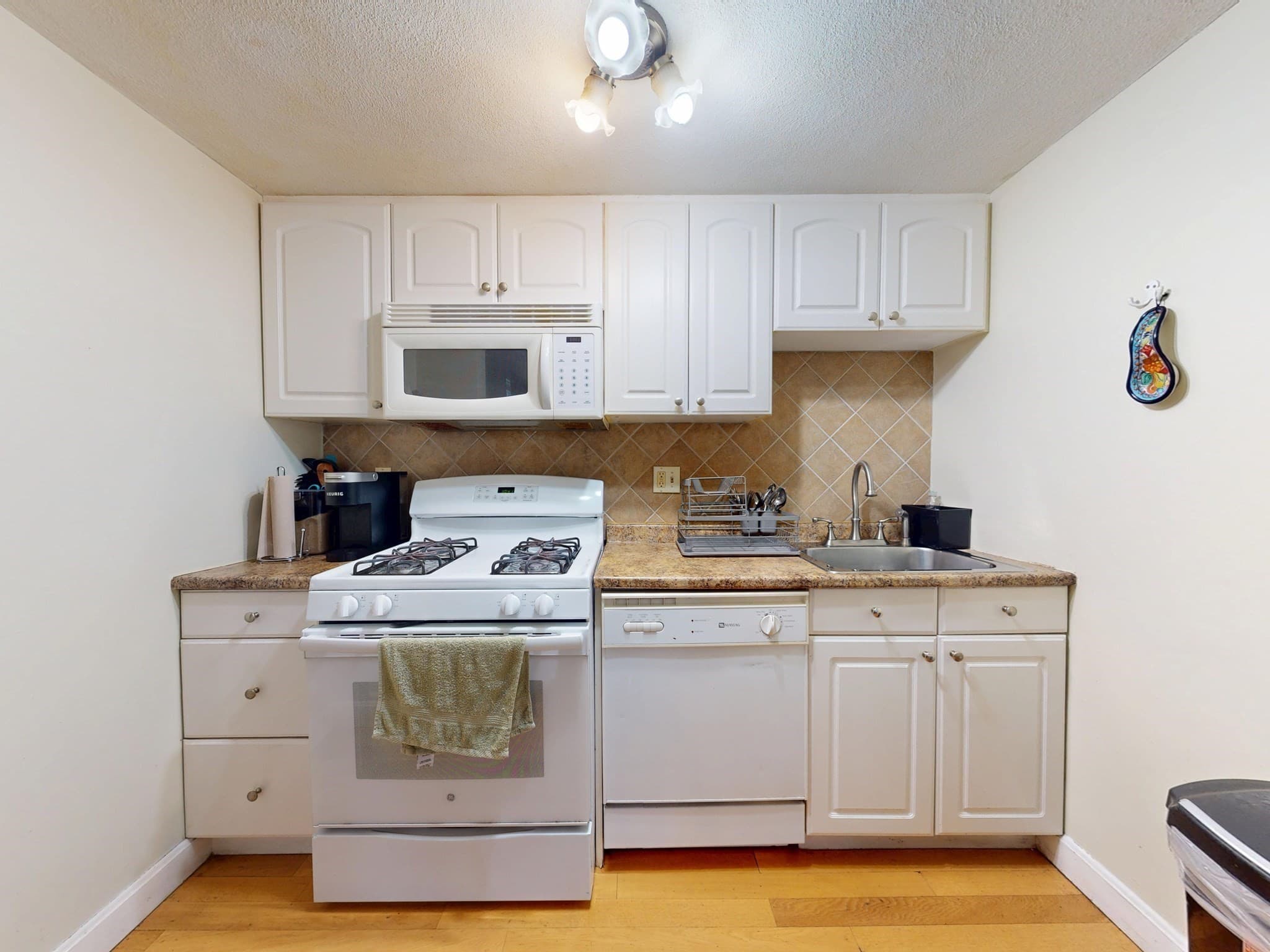 Condominium at 122 Chestnut Street # 2, Chelsea MA 02150, Chelsea, photo 4 of 17