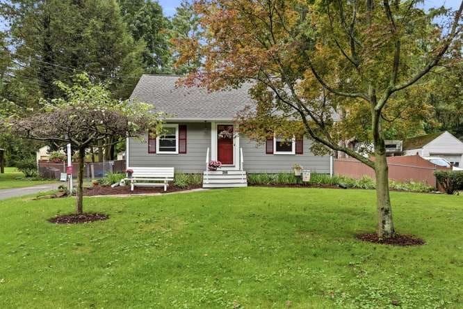 386 Parker St, East Longmeadow MA 01028