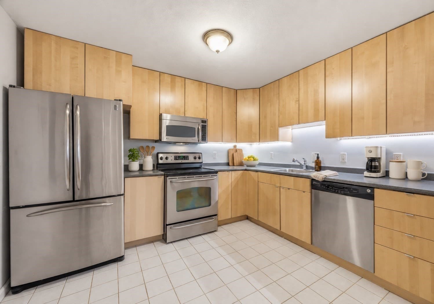 Condominium at 18 Freedom Hollow # 18, Salem MA 01970, Salem, photo 2 of 40