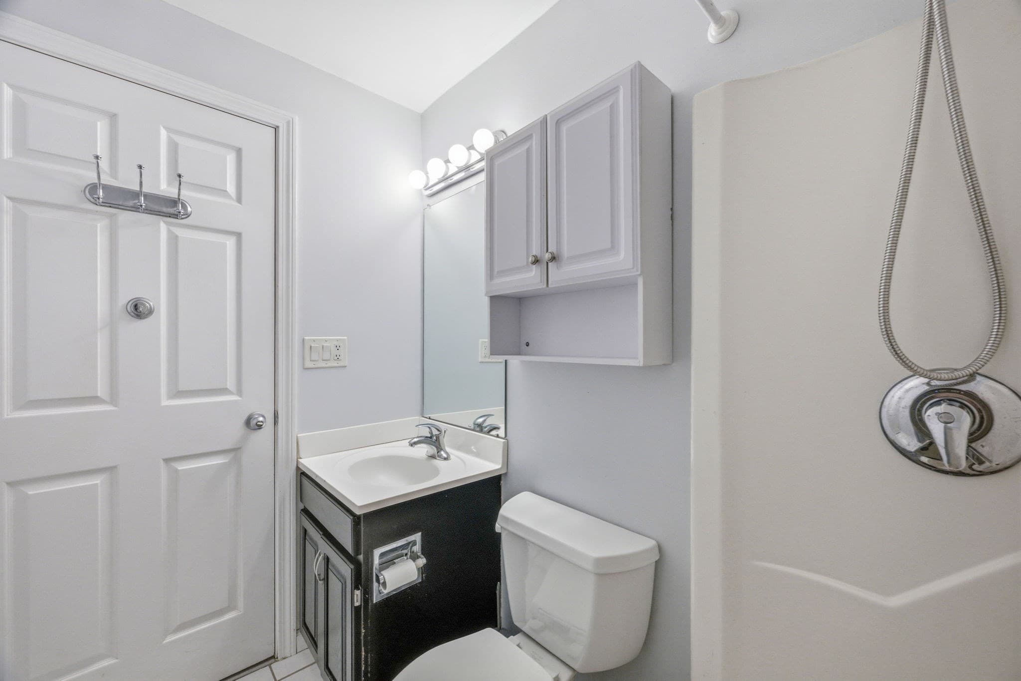 Condominium at 18 Freedom Hollow # 18, Salem MA 01970, Salem, photo 15 of 40