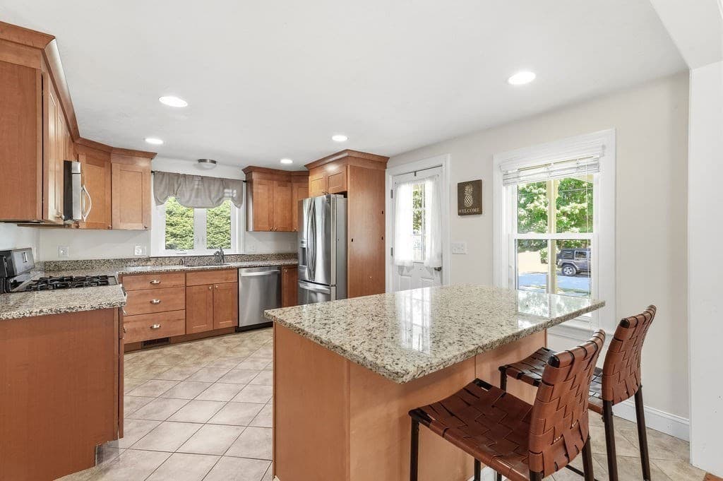 Single Family Residence at 92 Lake Ave, Walpole MA 02081, Walpole, photo 5 of 42