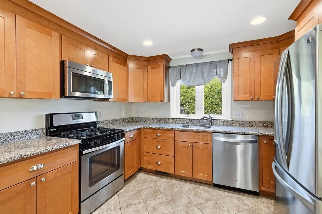 Single Family Residence at 92 Lake Ave, Walpole MA 02081, Walpole, photo 4 of 42
