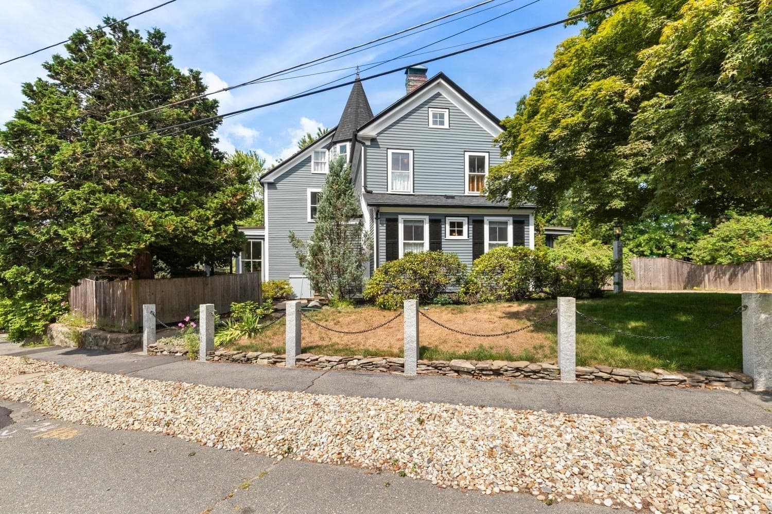 Multi Family at 8 Leonard Cir, Medford MA 02155, Medford, photo 6 of 42