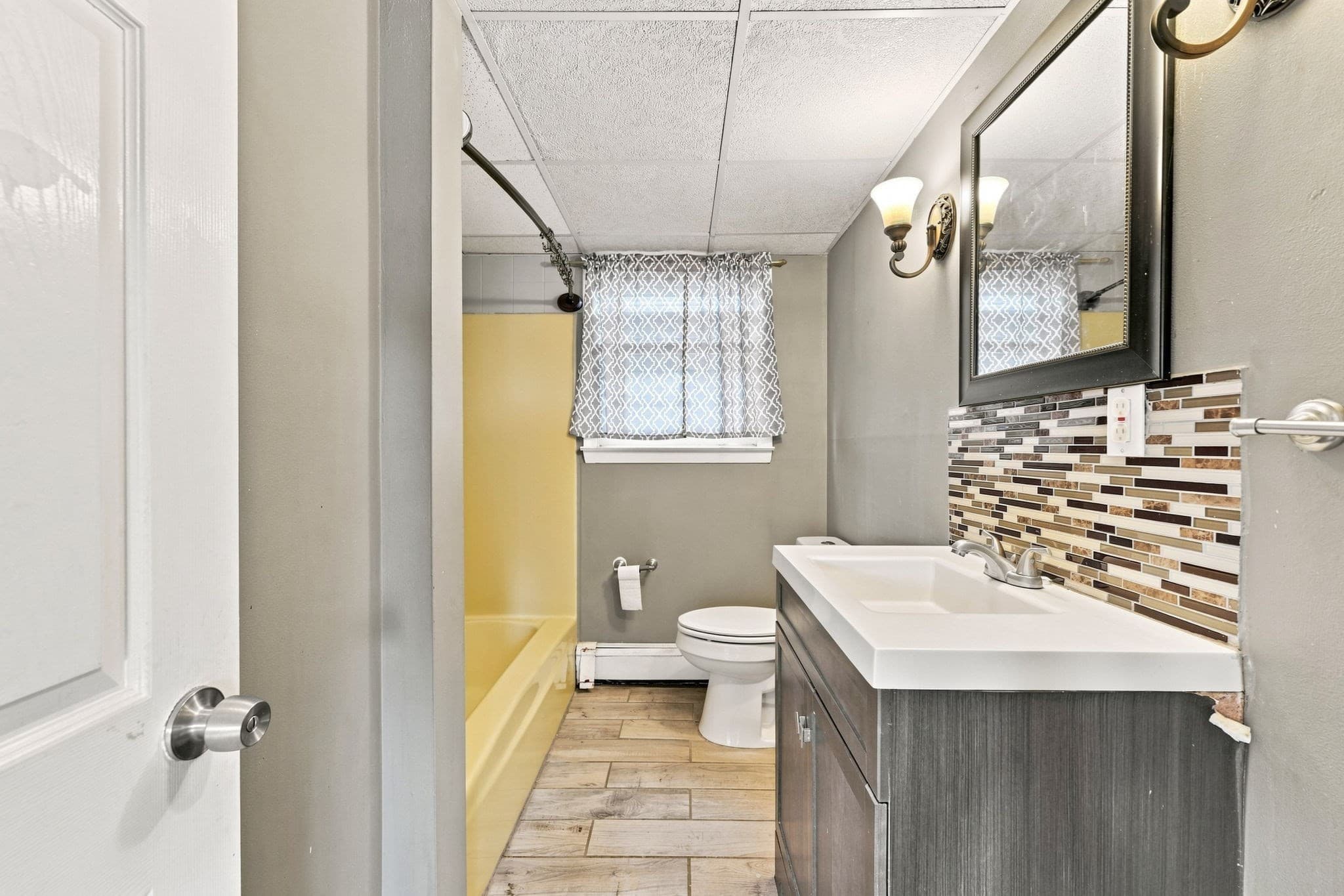 Condominium at 243 Robeson St # 3, Fall River MA 02720, Fall River, photo 6 of 20