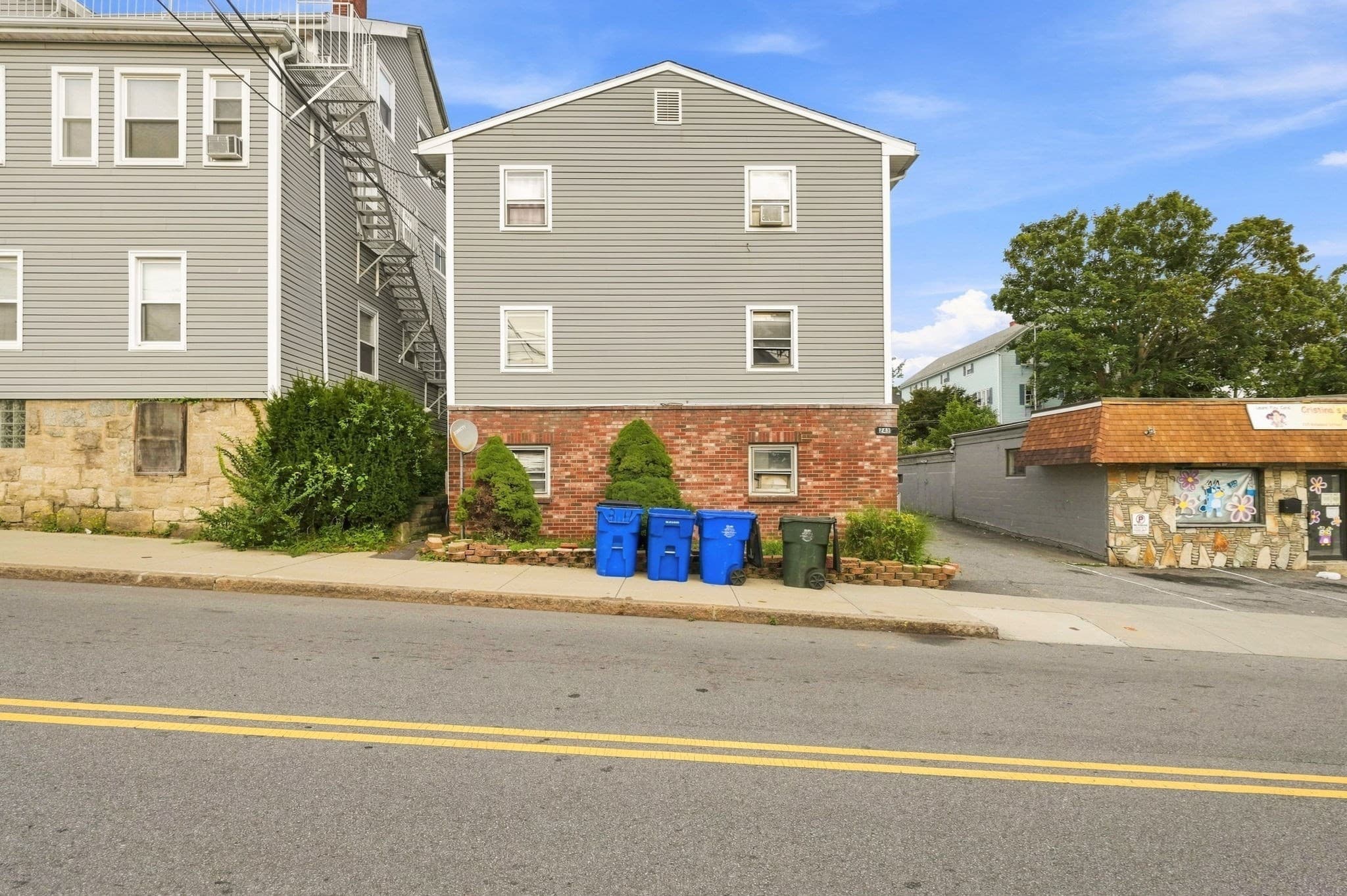 Condominium at 243 Robeson St # 6, Fall River MA 02720, Fall River, photo 3 of 19