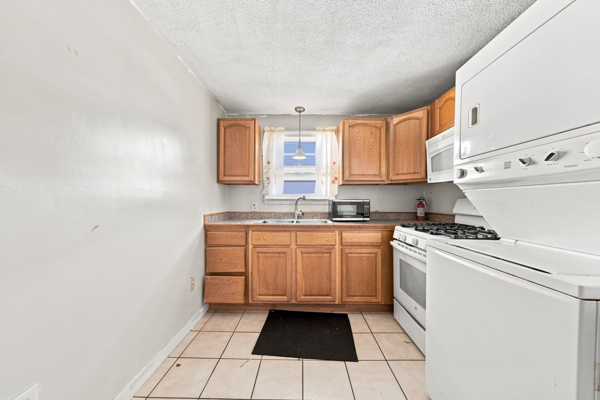 Condominium at 243 Robeson St # 6, Fall River MA 02720, Fall River, photo 9 of 19