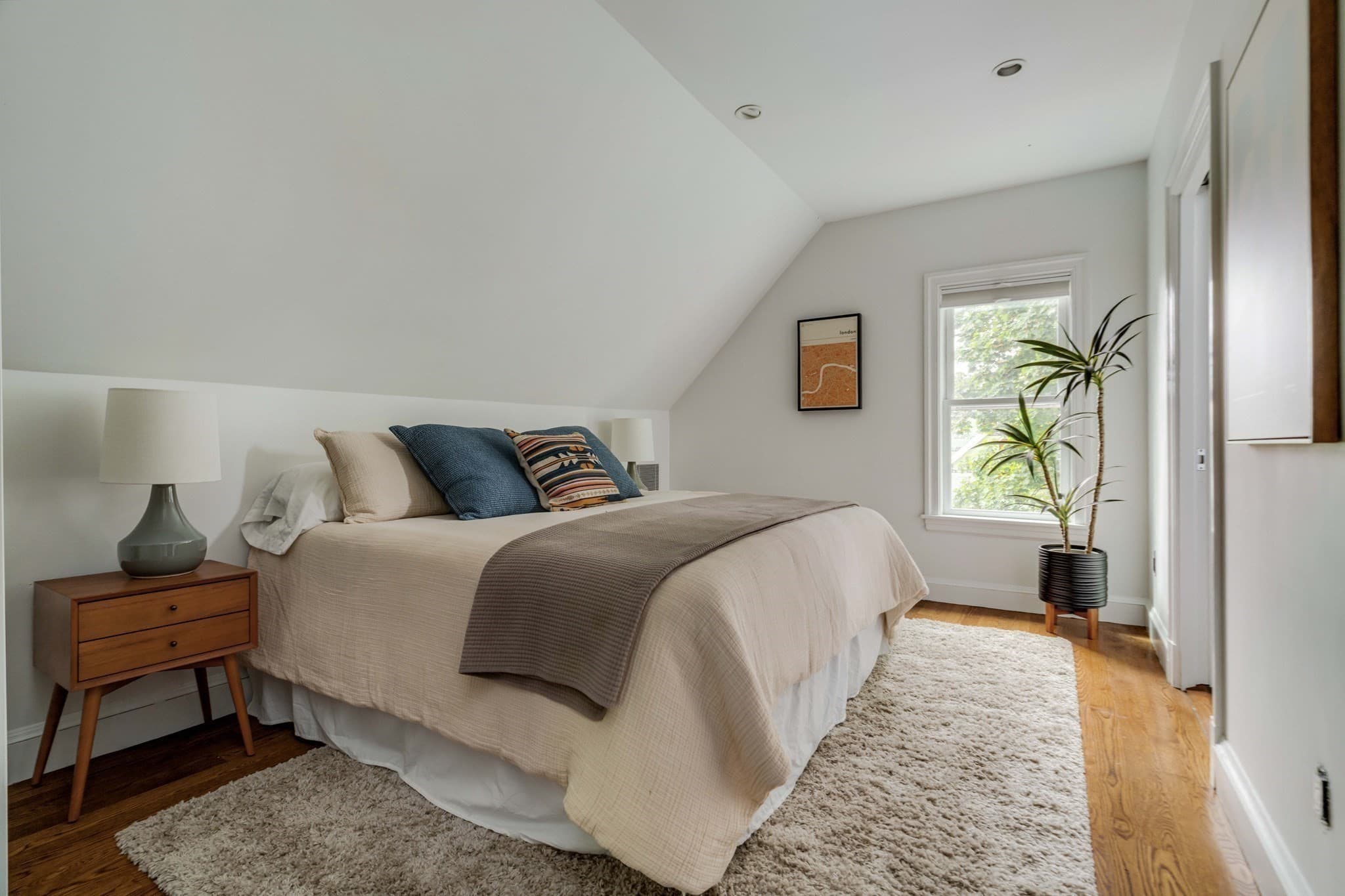 2 Family - 2 Units Up/Down at 88 Oxford Street, Somerville MA 02143, Somerville, photo 18 of 35