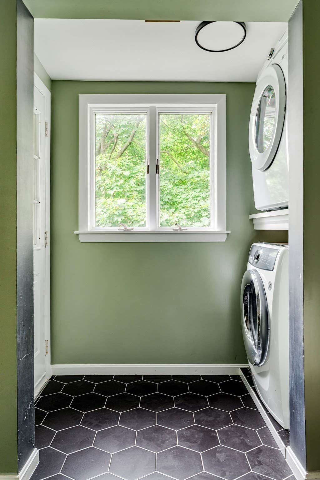 2 Family - 2 Units Up/Down at 88 Oxford Street, Somerville MA 02143, Somerville, photo 11 of 35