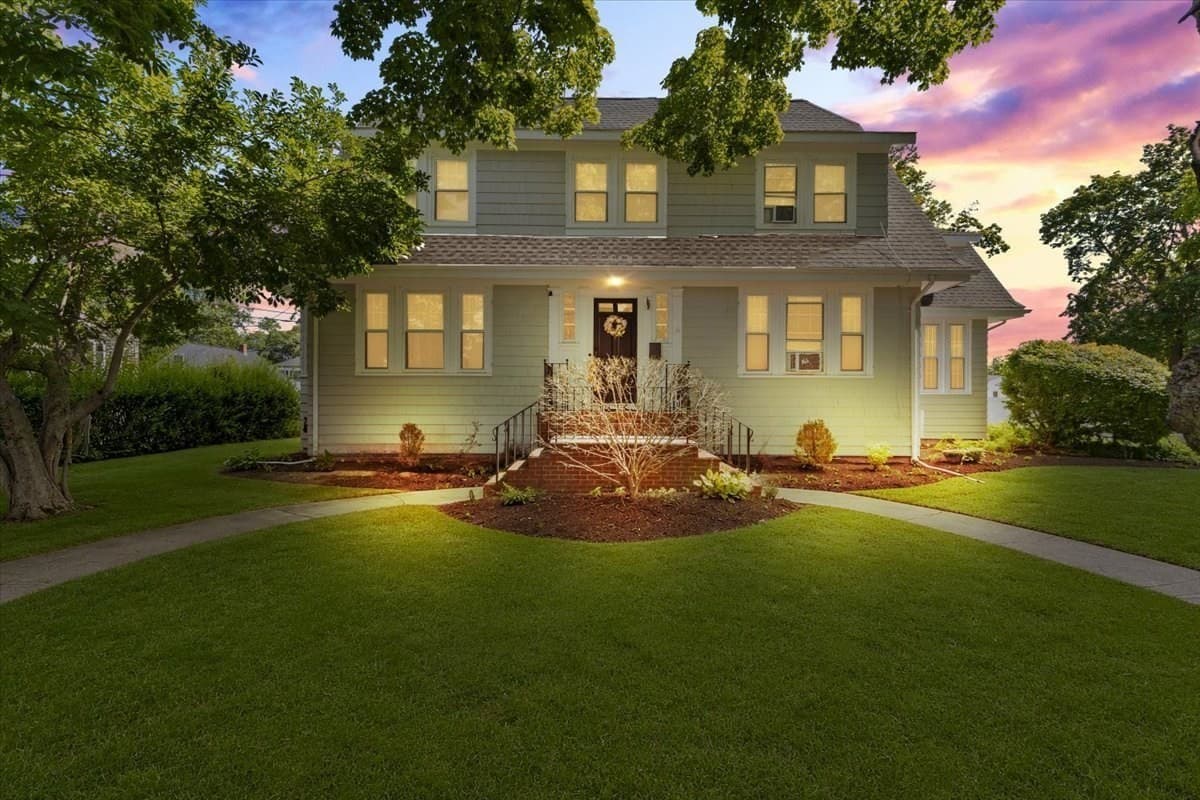 53 Ashland St, Taunton MA 02780