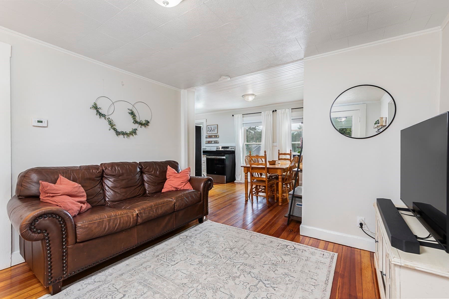 Single Family Residence at 75 Perkins Ave, Hamilton MA 01982, photo 5 of 32