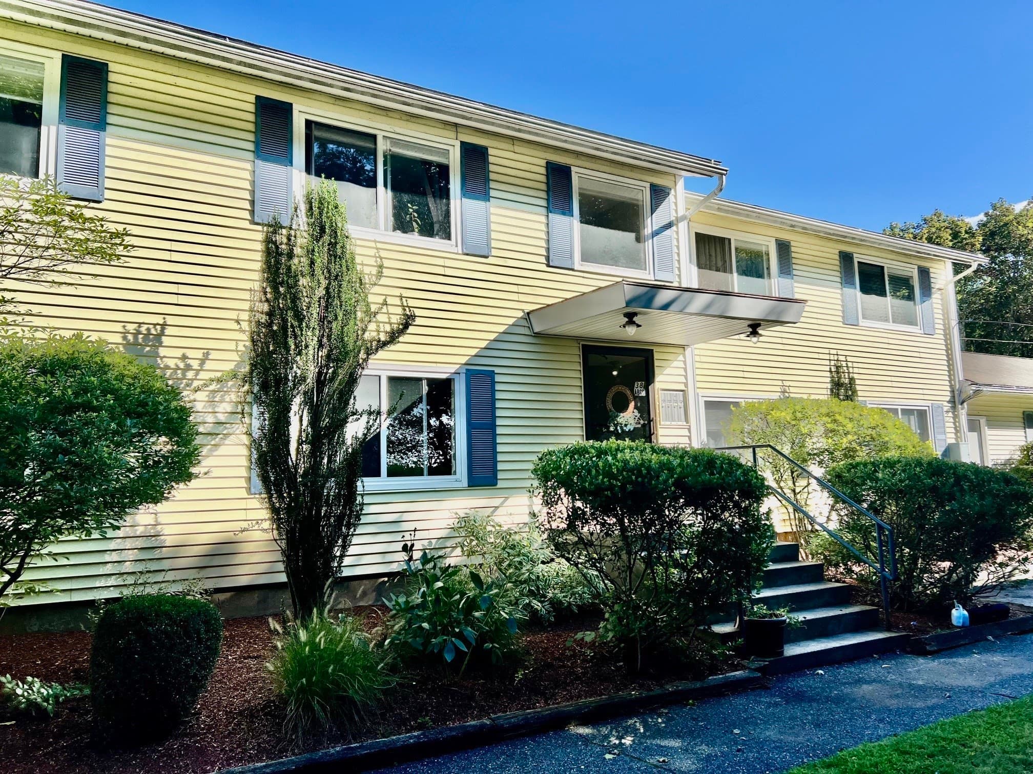 38 Lane Ave # B, Clinton MA 01510