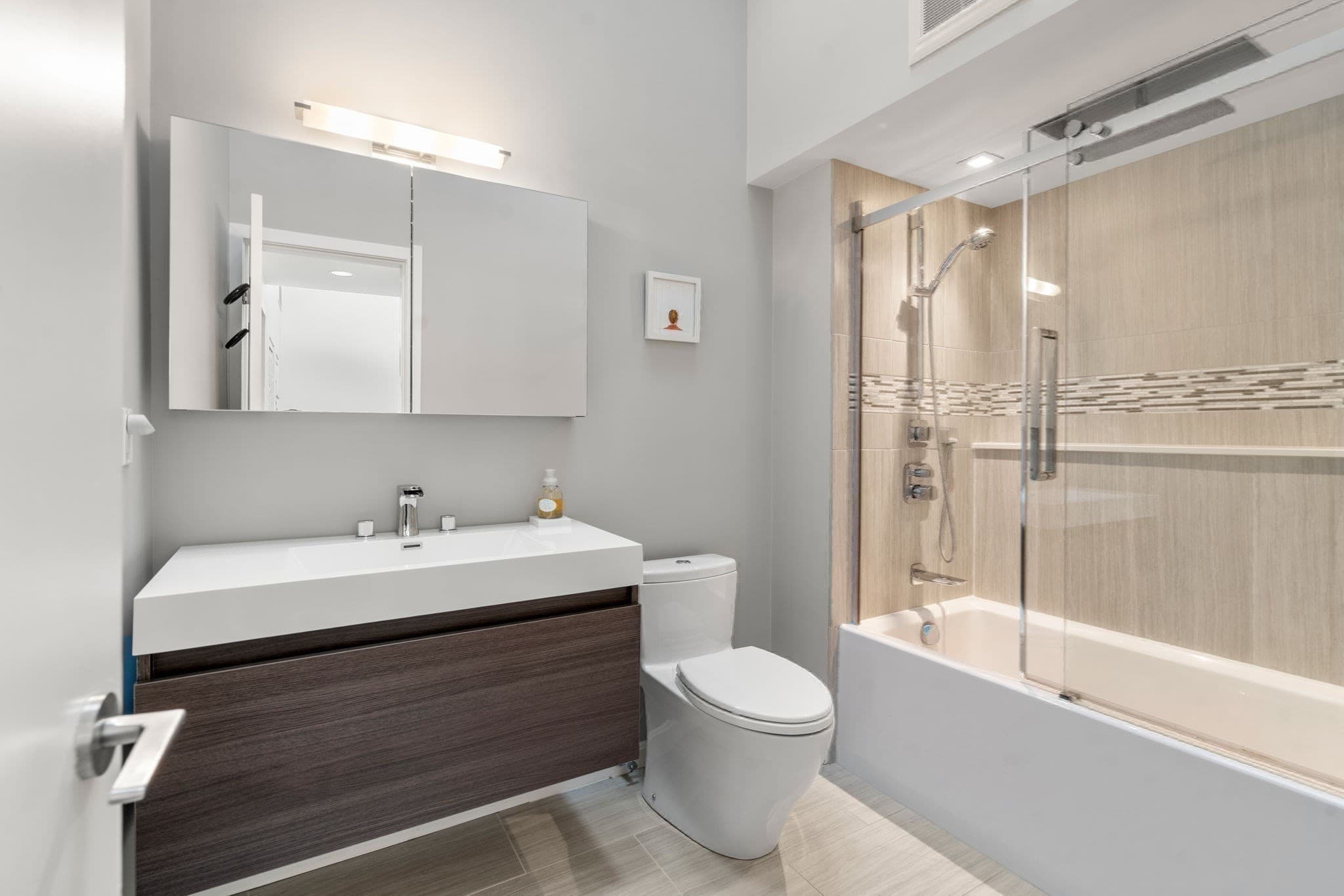 Condominium at 563 Boylston Street # 563, Brookline MA 02445, Brookline, photo 17 of 29