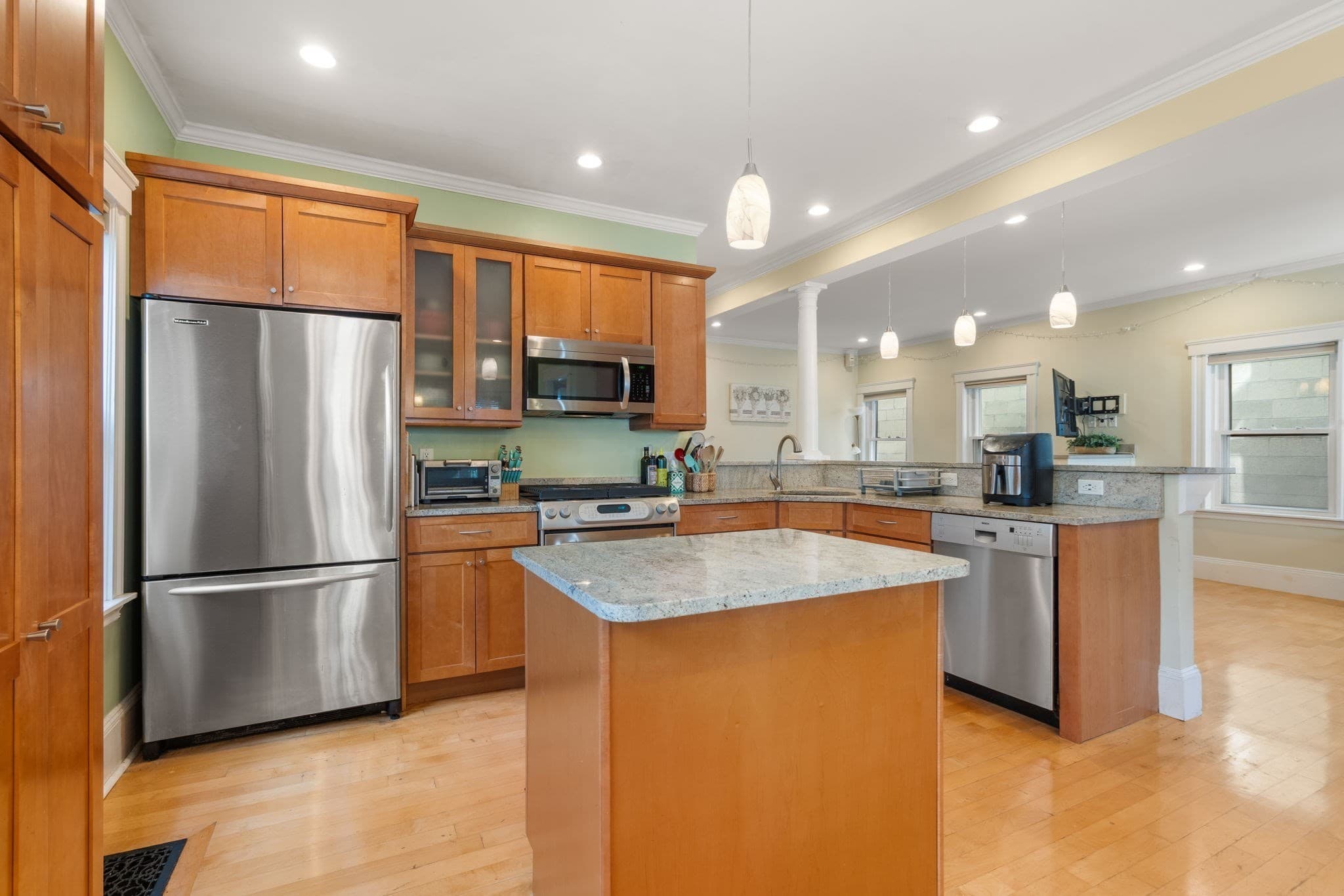 Condominium at 41 Farragut # 1, Boston MA 02127, Boston, photo 6 of 30