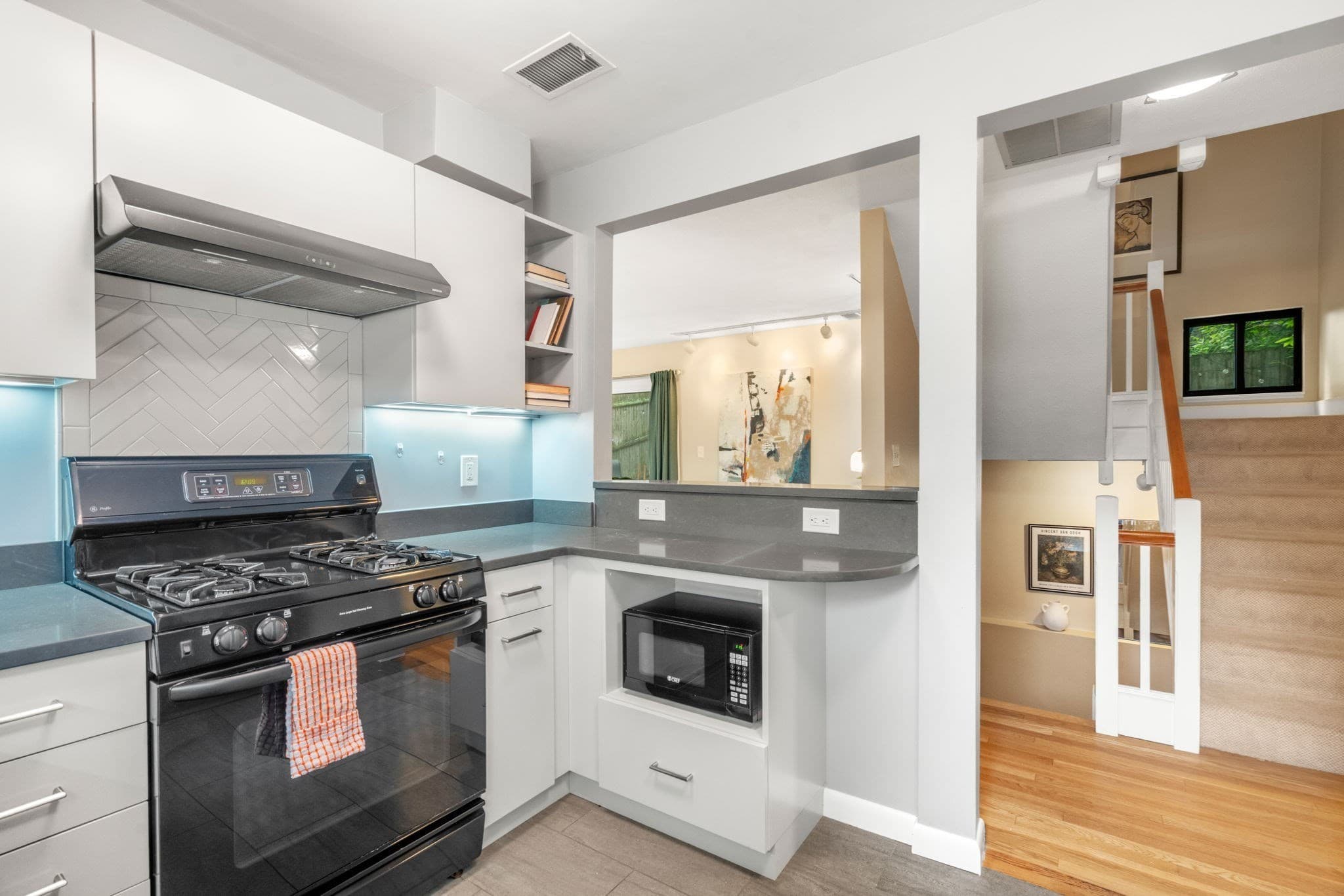 Condominium at 618 Washington St # 618, Brookline MA 02446, Brookline, photo 5 of 33