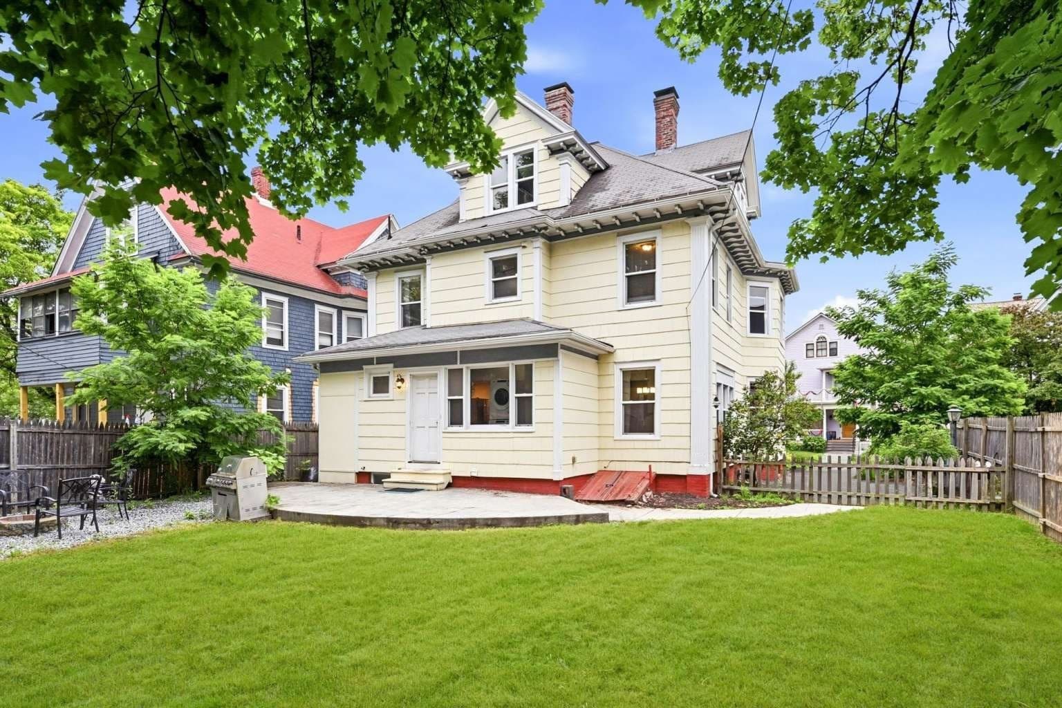 Single Family Residence at 30 Beechwood Ave, Springfield MA 01108, Springfield, photo 5 of 38