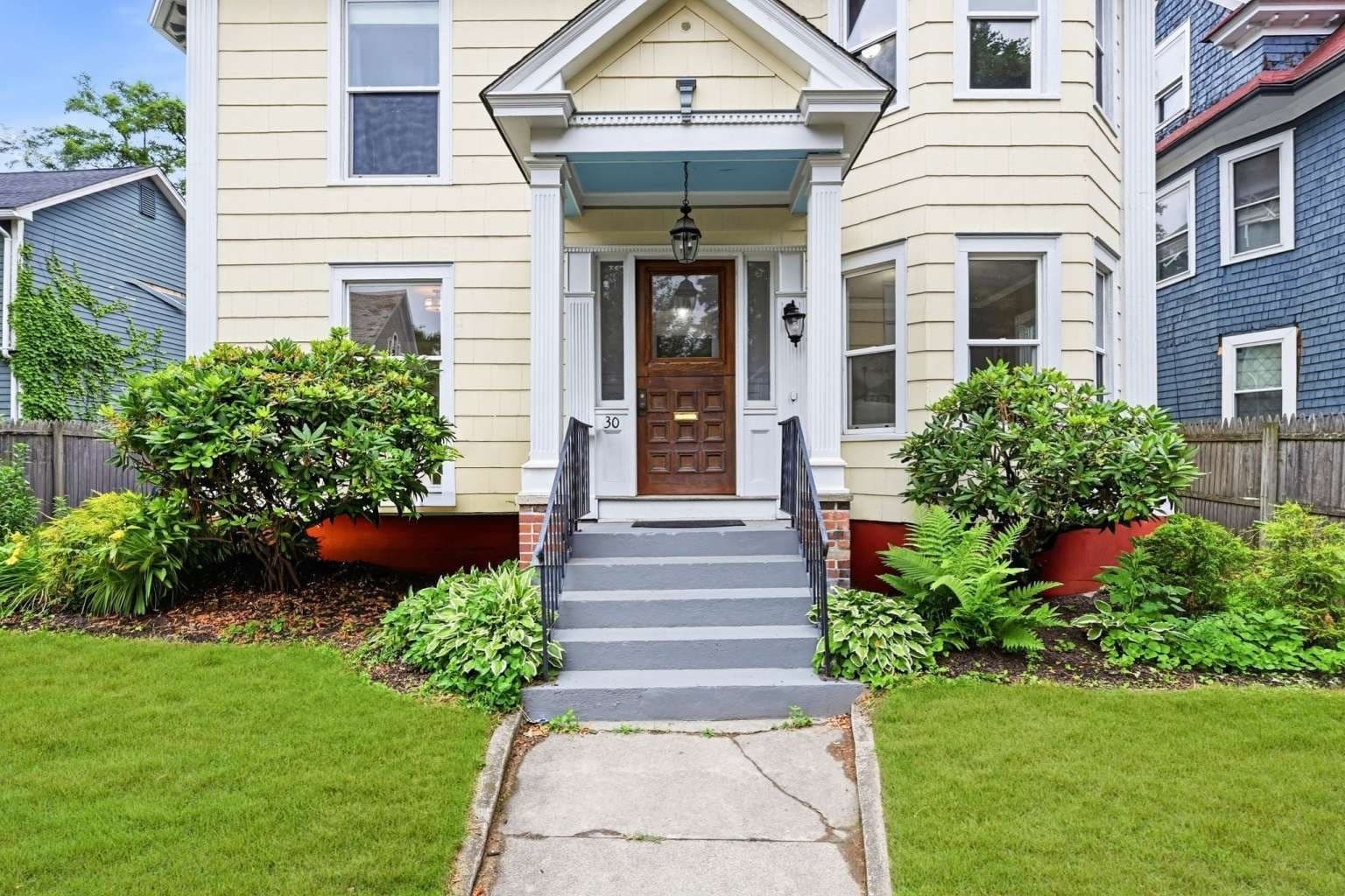 Single Family Residence at 30 Beechwood Ave, Springfield MA 01108, Springfield, photo 4 of 38