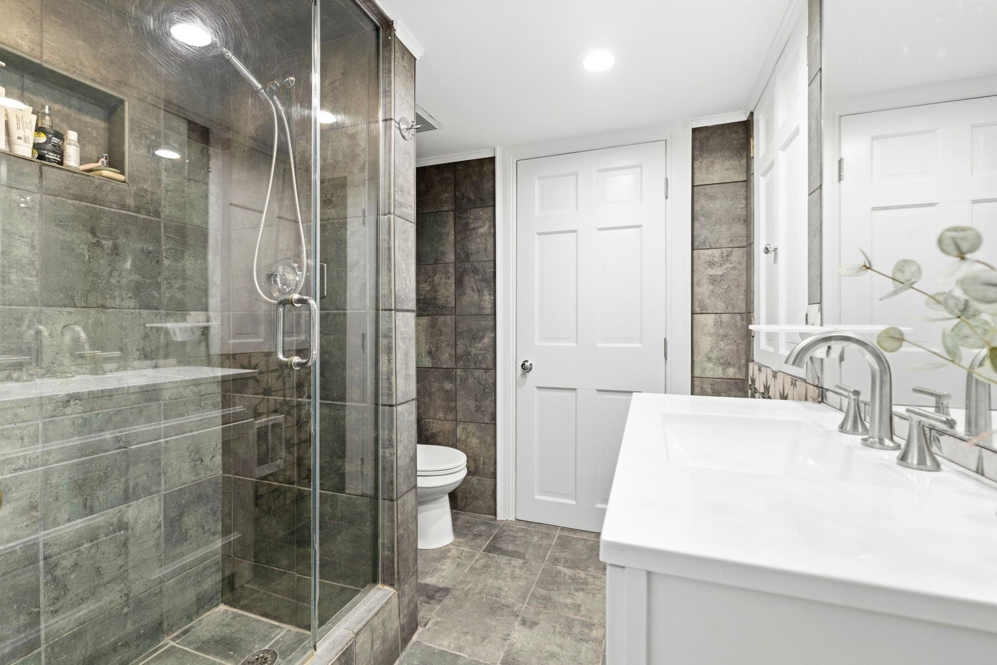 Condominium at 90 Worcester Street # 1, Boston MA 02118, photo 8 of 12