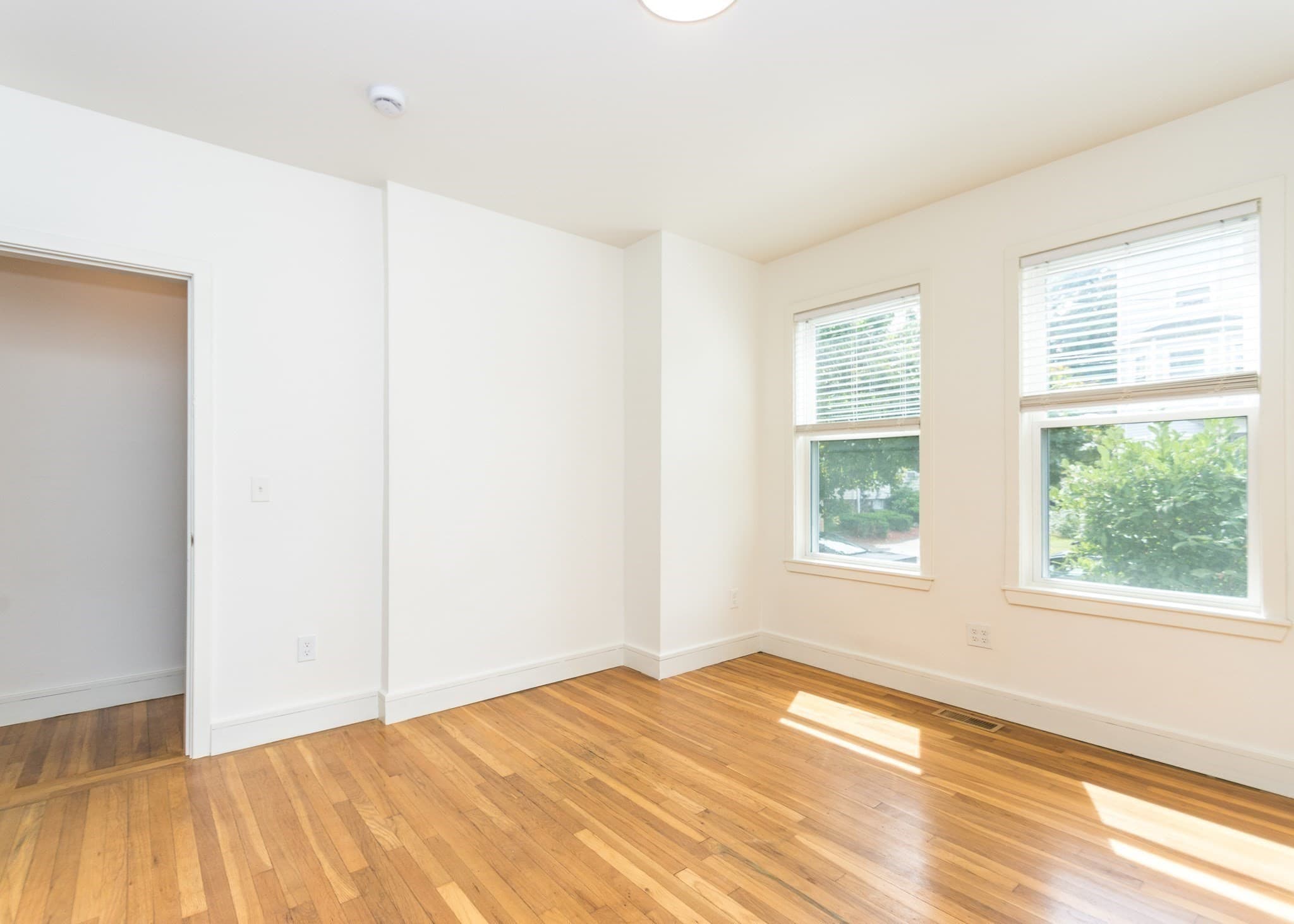 Condominium at 92 Brown Street # 1, Waltham MA 02453, Waltham, photo 6 of 17