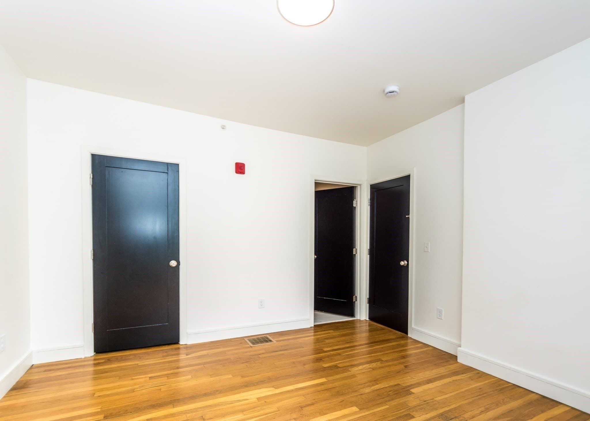 Condominium at 92 Brown Street # 1, Waltham MA 02453, Waltham, photo 9 of 17