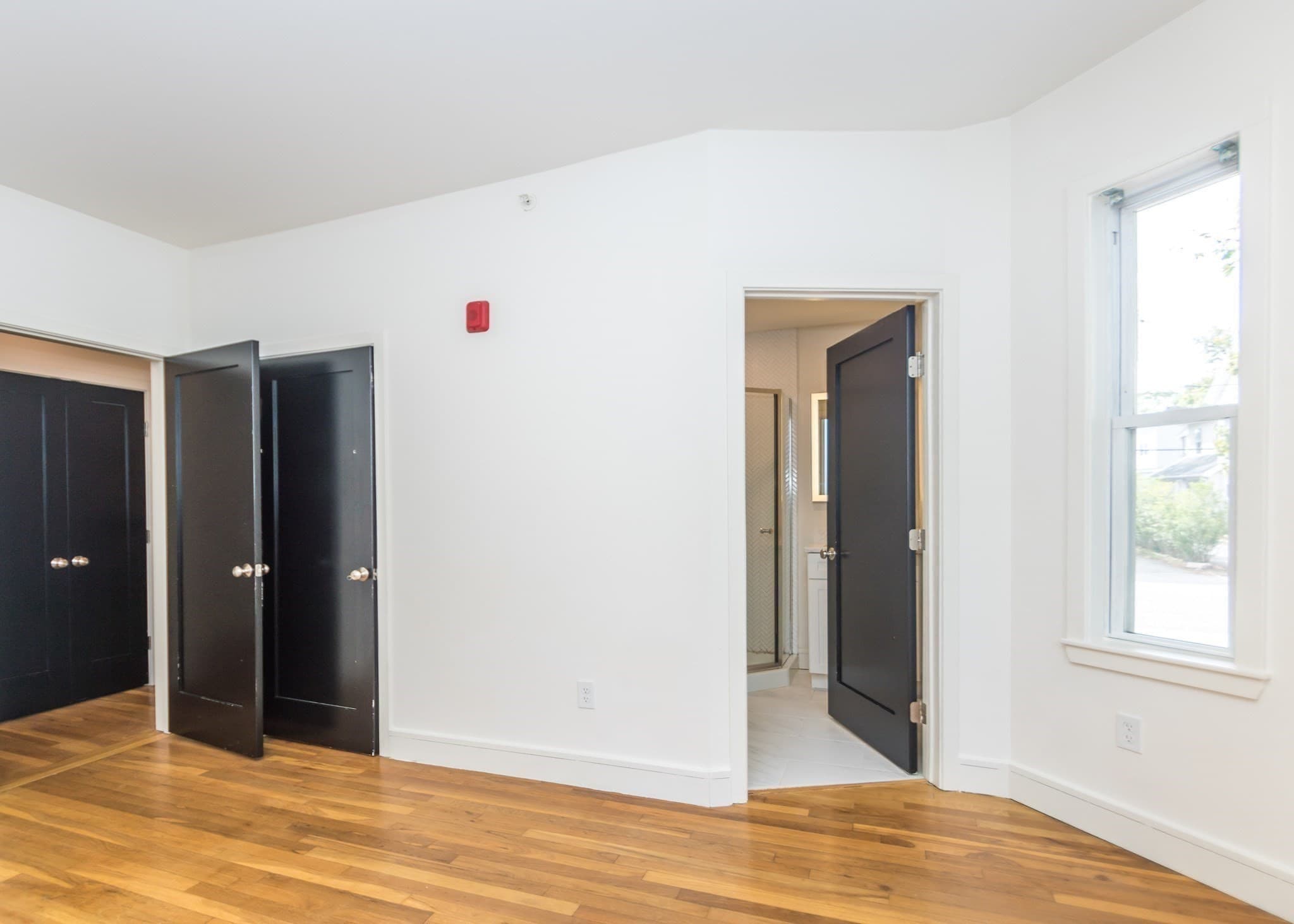 Condominium at 92 Brown Street # 1, Waltham MA 02453, Waltham, photo 8 of 17