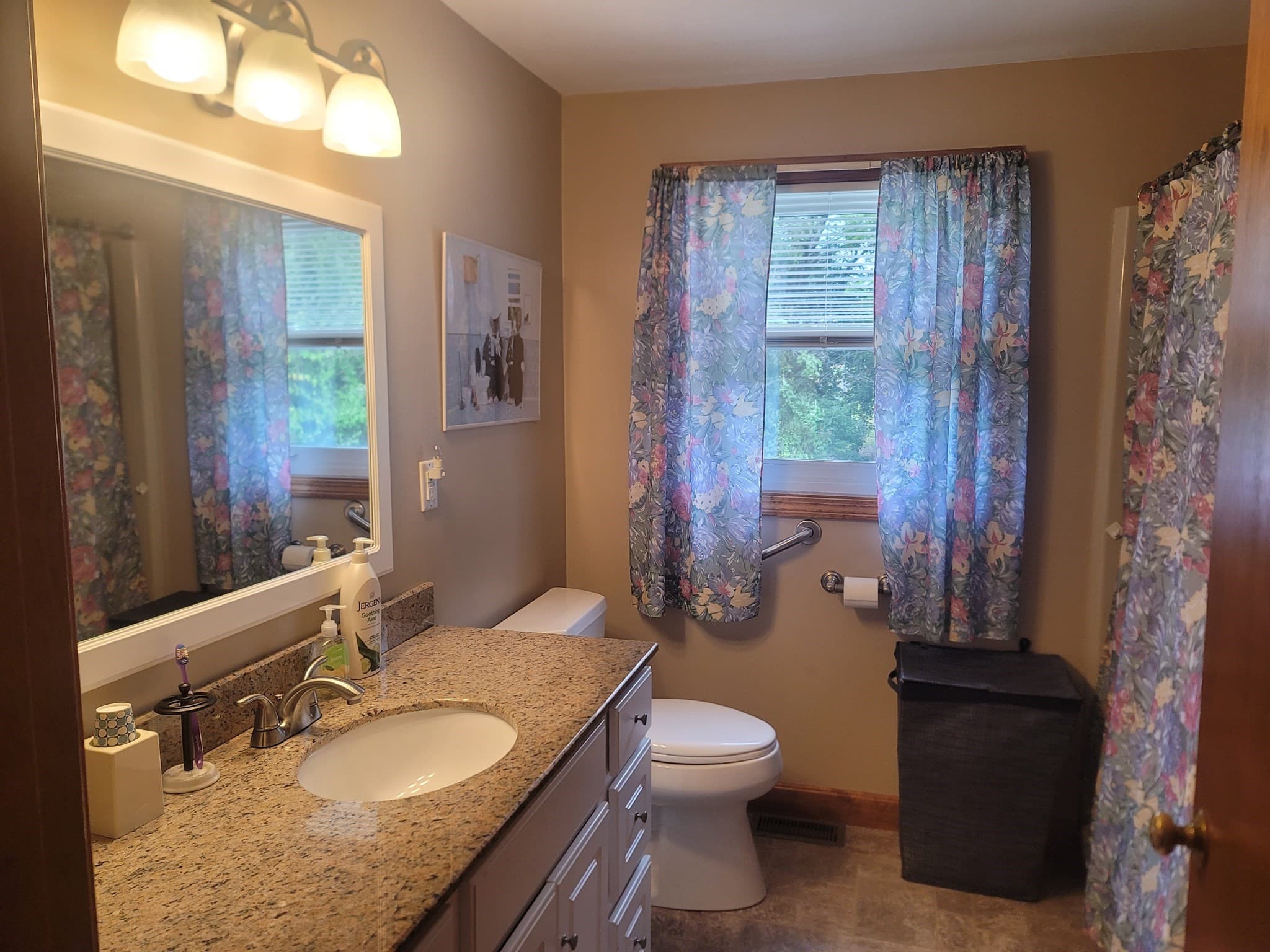 Single Family Residence at 90 Lynn Fells Parkway, Saugus MA 01906, Saugus, photo 8 of 15