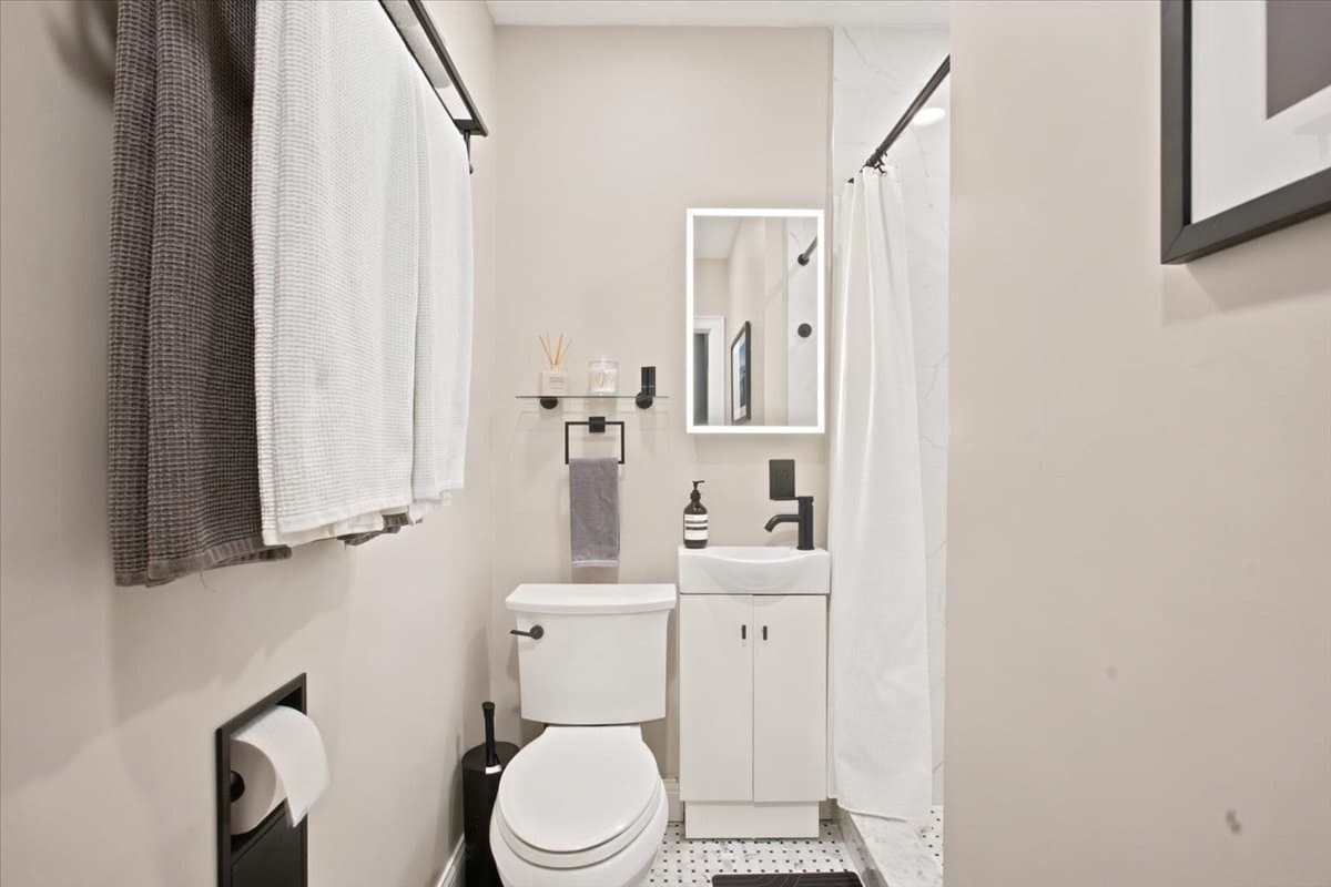 Condominium at 48 Chelsea St # 1, Boston MA 02128, Boston, photo 13 of 28