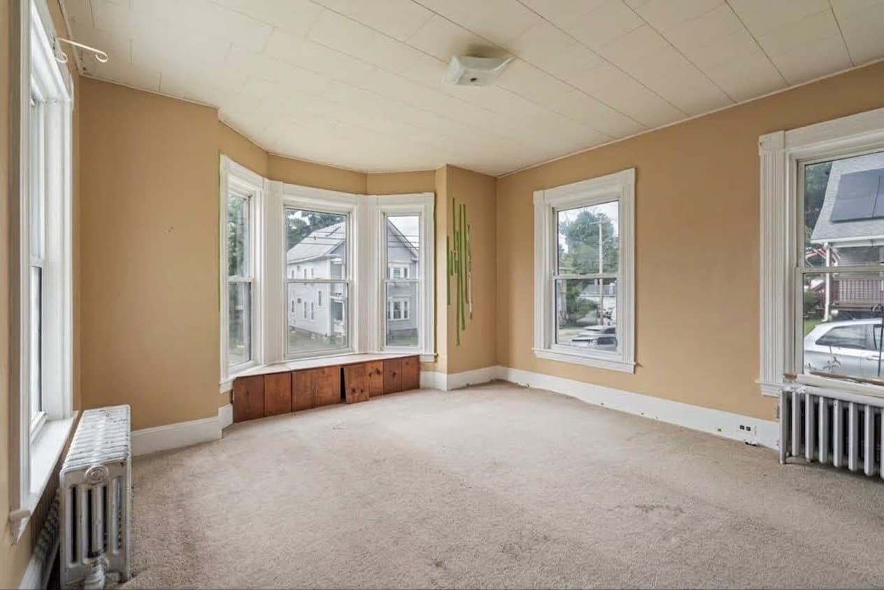 Single Family Residence at 184 Groveland St, Haverhill MA 01830, Haverhill, photo 8 of 26
