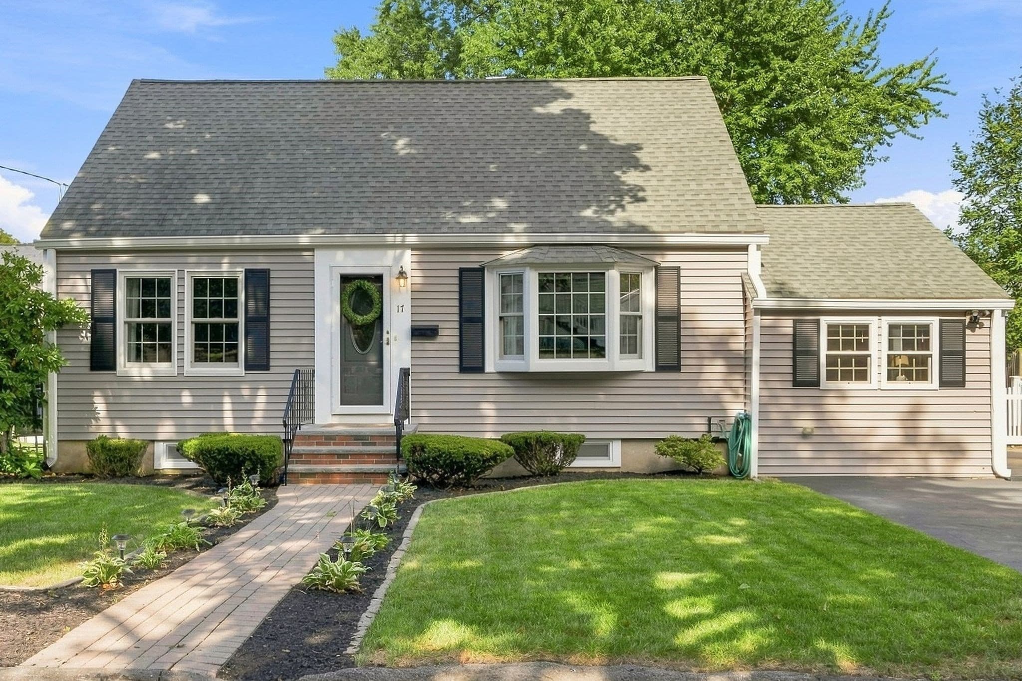 17 Greenwood Road, Peabody MA 01960