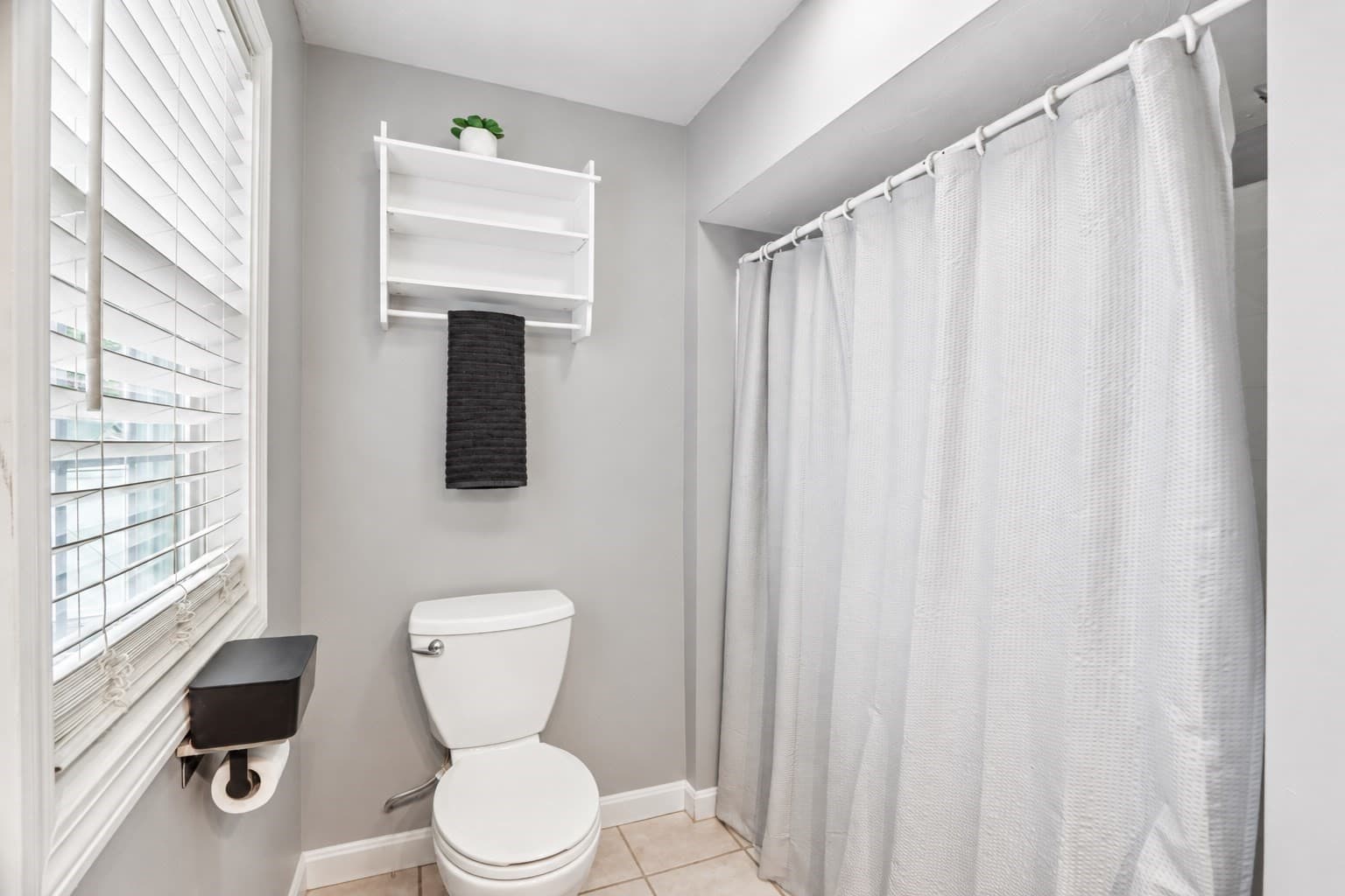 Single Family Residence at 281 Washington St, Taunton MA 02780, photo 10 of 31