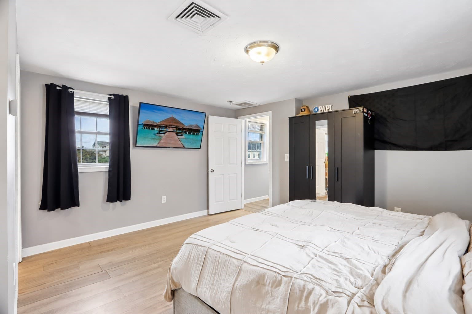 Single Family Residence at 281 Washington St, Taunton MA 02780, photo 15 of 31
