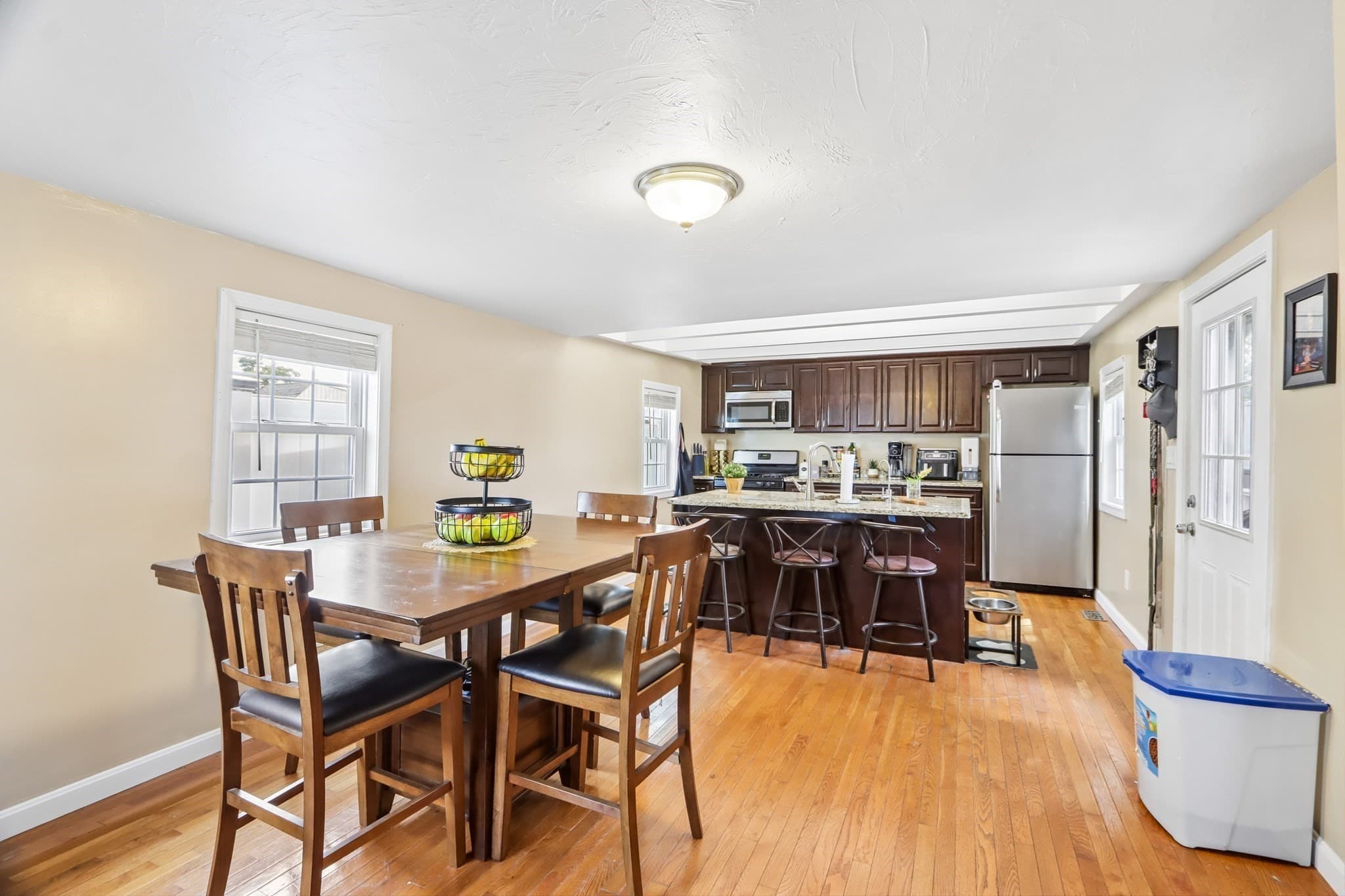 Single Family Residence at 281 Washington St, Taunton MA 02780, photo 4 of 31