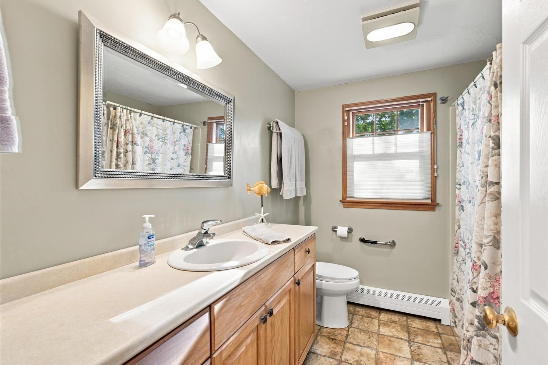 Single Family Residence at 80 Earle Rd, Harwich MA 02671, Harwich, photo 11 of 33