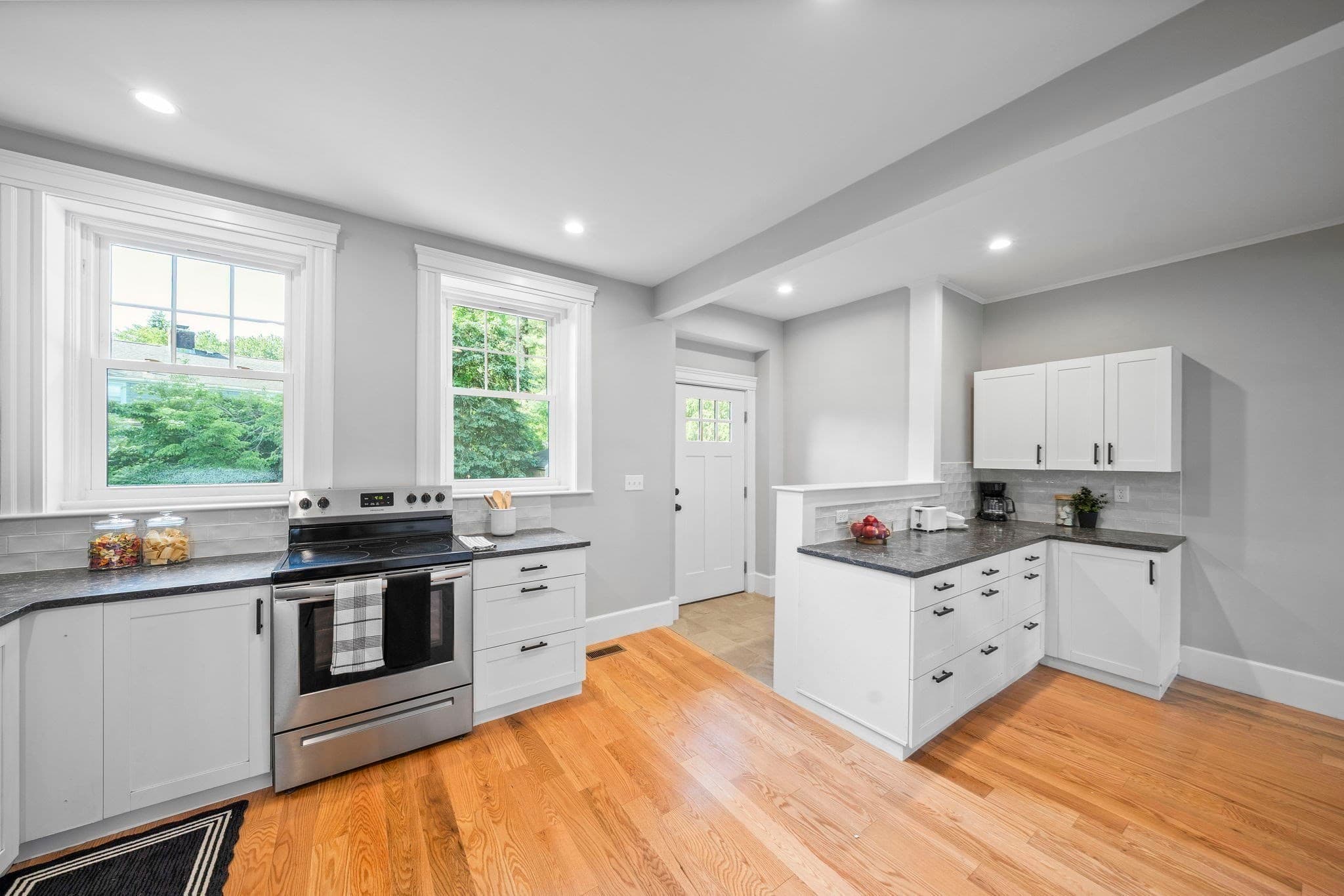 Single Family Residence at 4 Marconi Lane, Marion MA 02738, Marion, photo 8 of 33