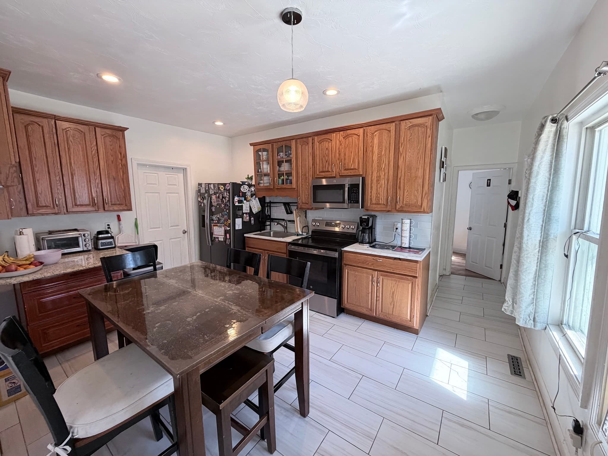 3 Family at 19 Pearl St, Clinton MA 01510, Clinton, photo 6 of 30