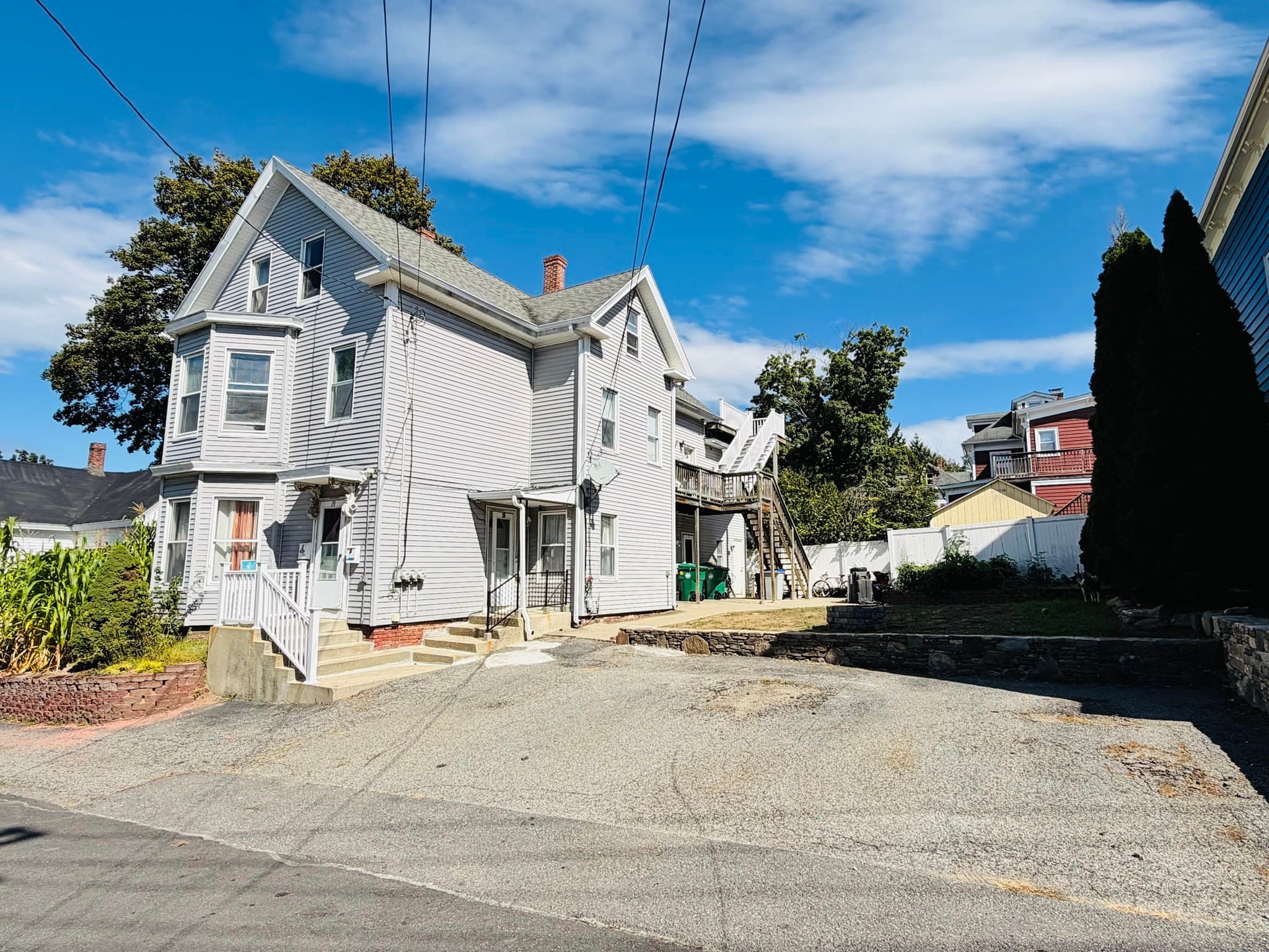19 Pearl St, Clinton MA 01510