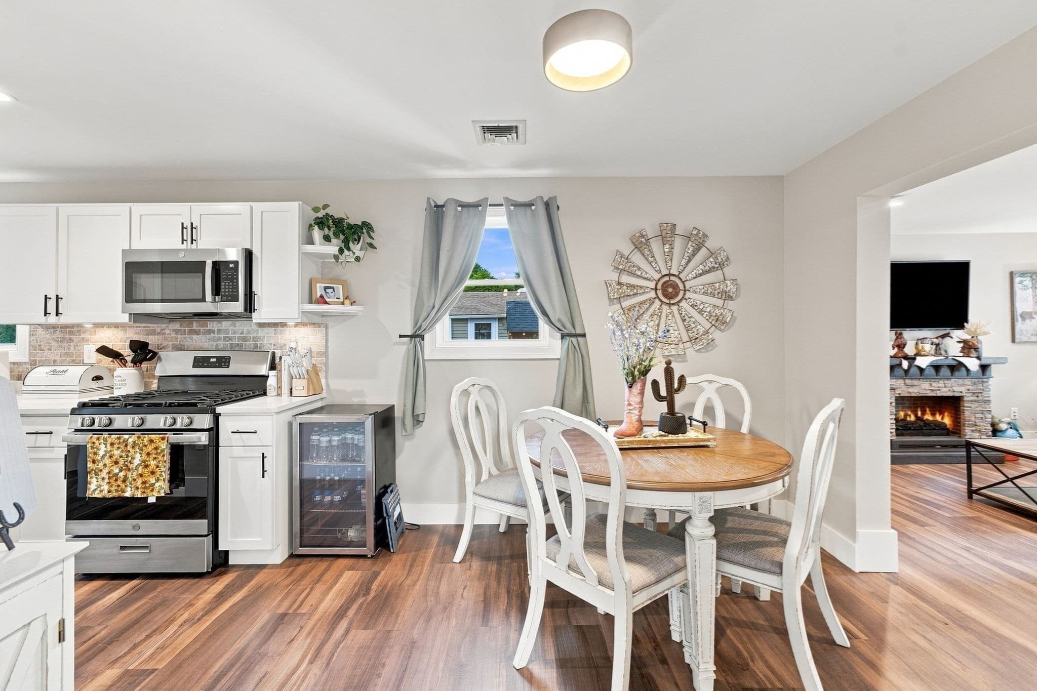 Single Family Residence at 47 Perkins St, Somerset MA 02725, Somerset, photo 16 of 42