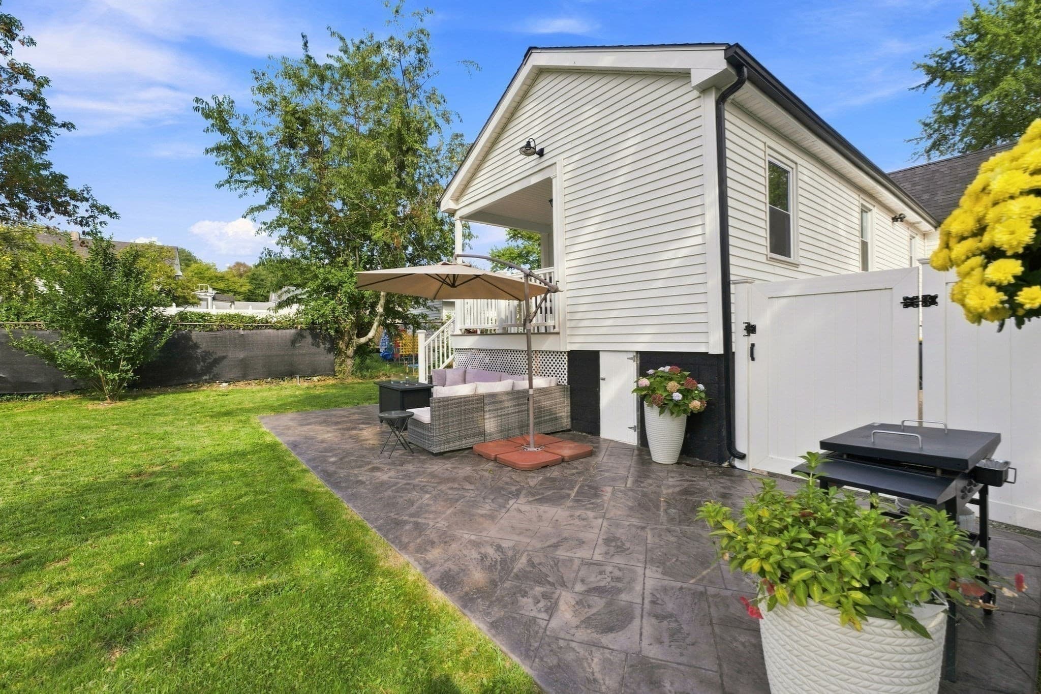Single Family Residence at 47 Perkins St, Somerset MA 02725, Somerset, photo 33 of 42