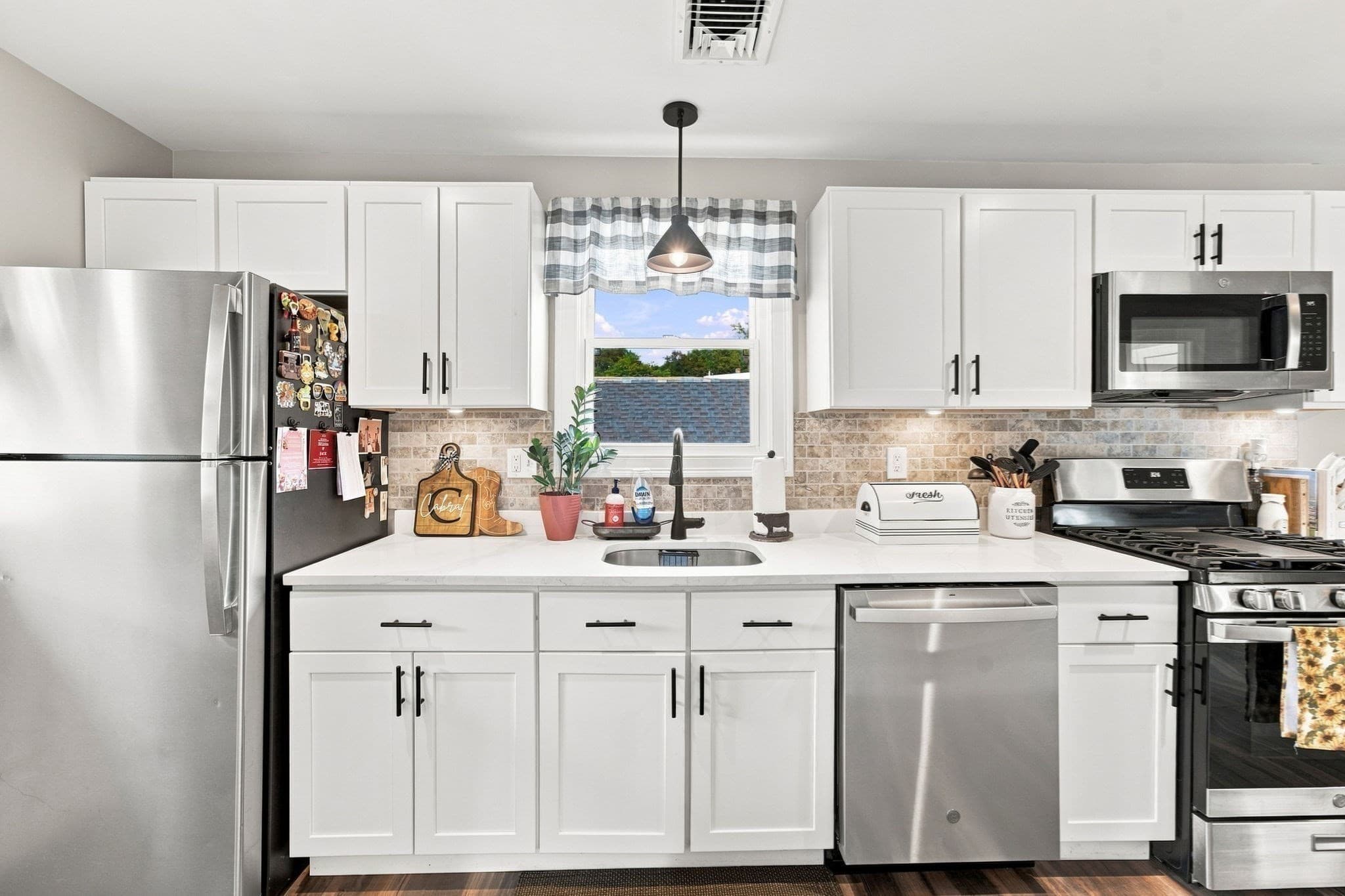 Single Family Residence at 47 Perkins St, Somerset MA 02725, Somerset, photo 18 of 42