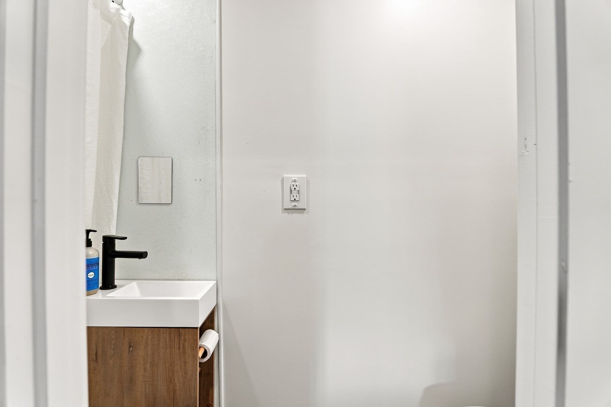 Single Family Residence at 3 Lauten Place, Boston MA 02127, Boston, photo 14 of 34