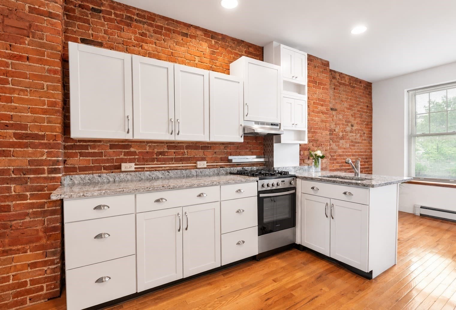 Condominium at 31 Division # 1, Chelsea MA 02150, Chelsea, photo 4 of 28