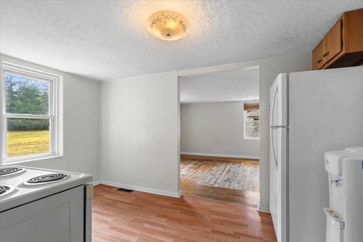 Single Family Residence at 543-547 Quinapoxet Street, Holden MA 01522, Holden, photo 33 of 42