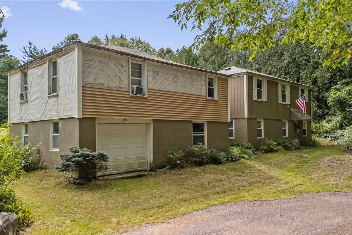 Single Family Residence at 543-547 Quinapoxet Street, Holden MA 01522, Holden, photo 18 of 42