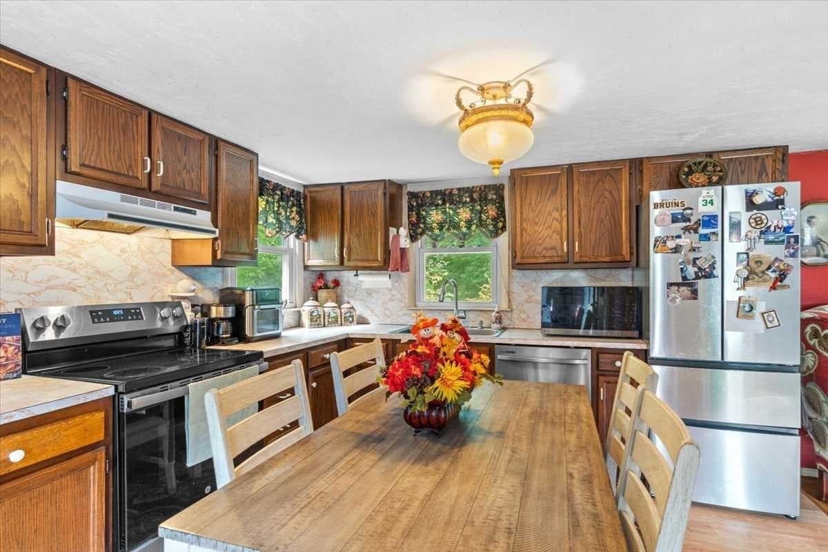 Single Family Residence at 543-547 Quinapoxet Street, Holden MA 01522, Holden, photo 21 of 42