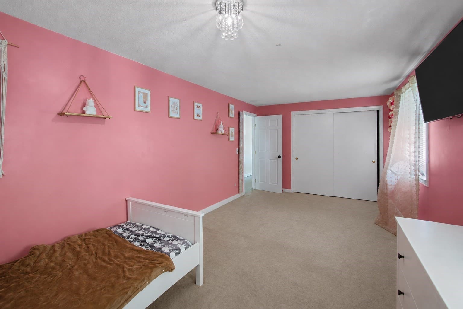 Single Family Residence at 77 Quequechan Rd, Taunton MA 02780, photo 14 of 38
