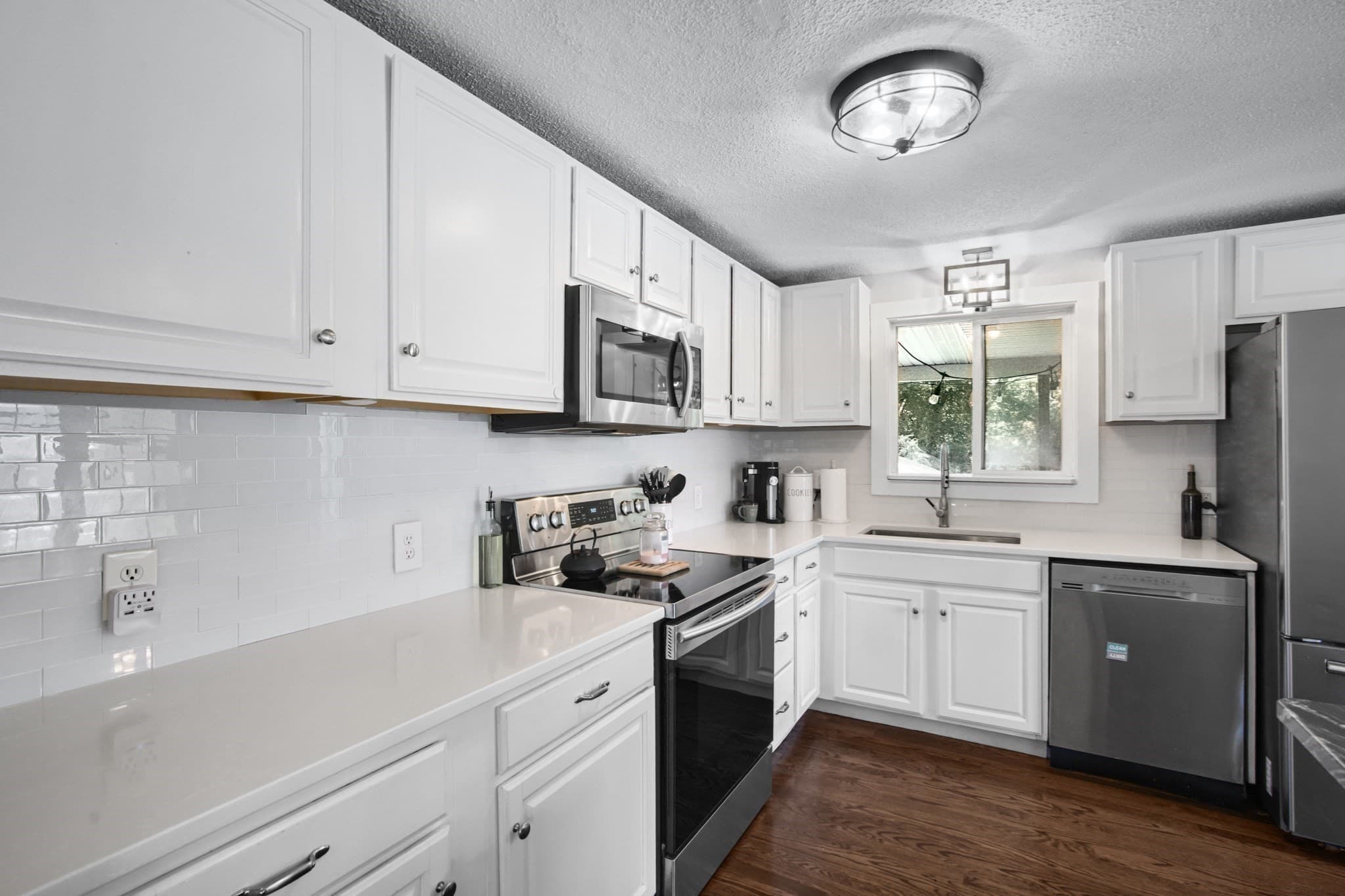 Single Family Residence at 77 Quequechan Rd, Taunton MA 02780, photo 8 of 38
